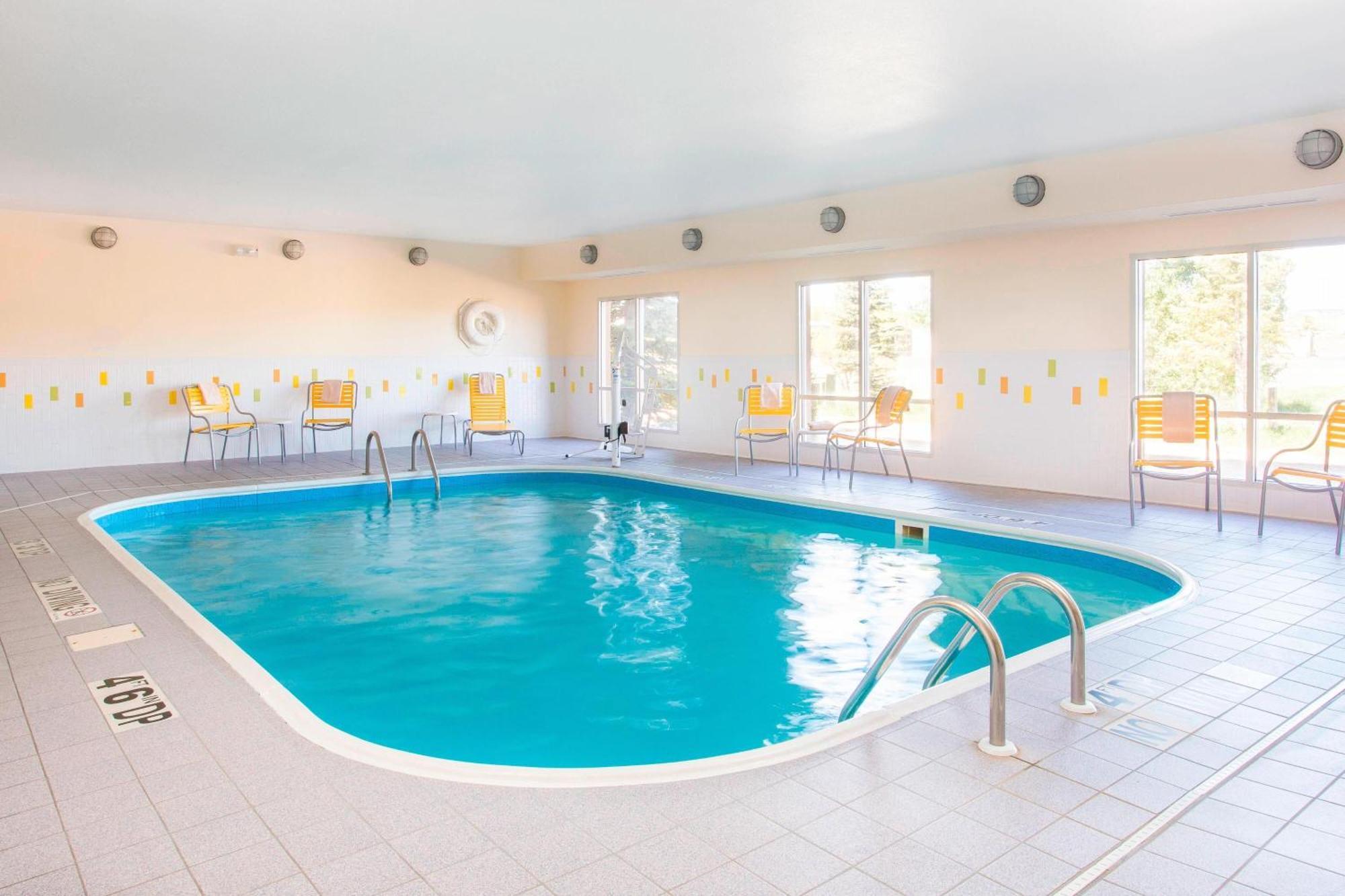 Fairfield & Hotel 3*