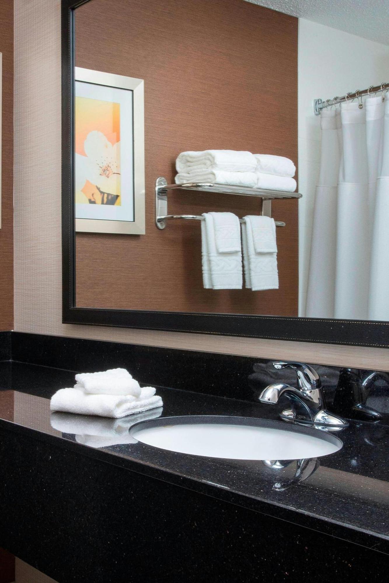Fairfield & Hotel